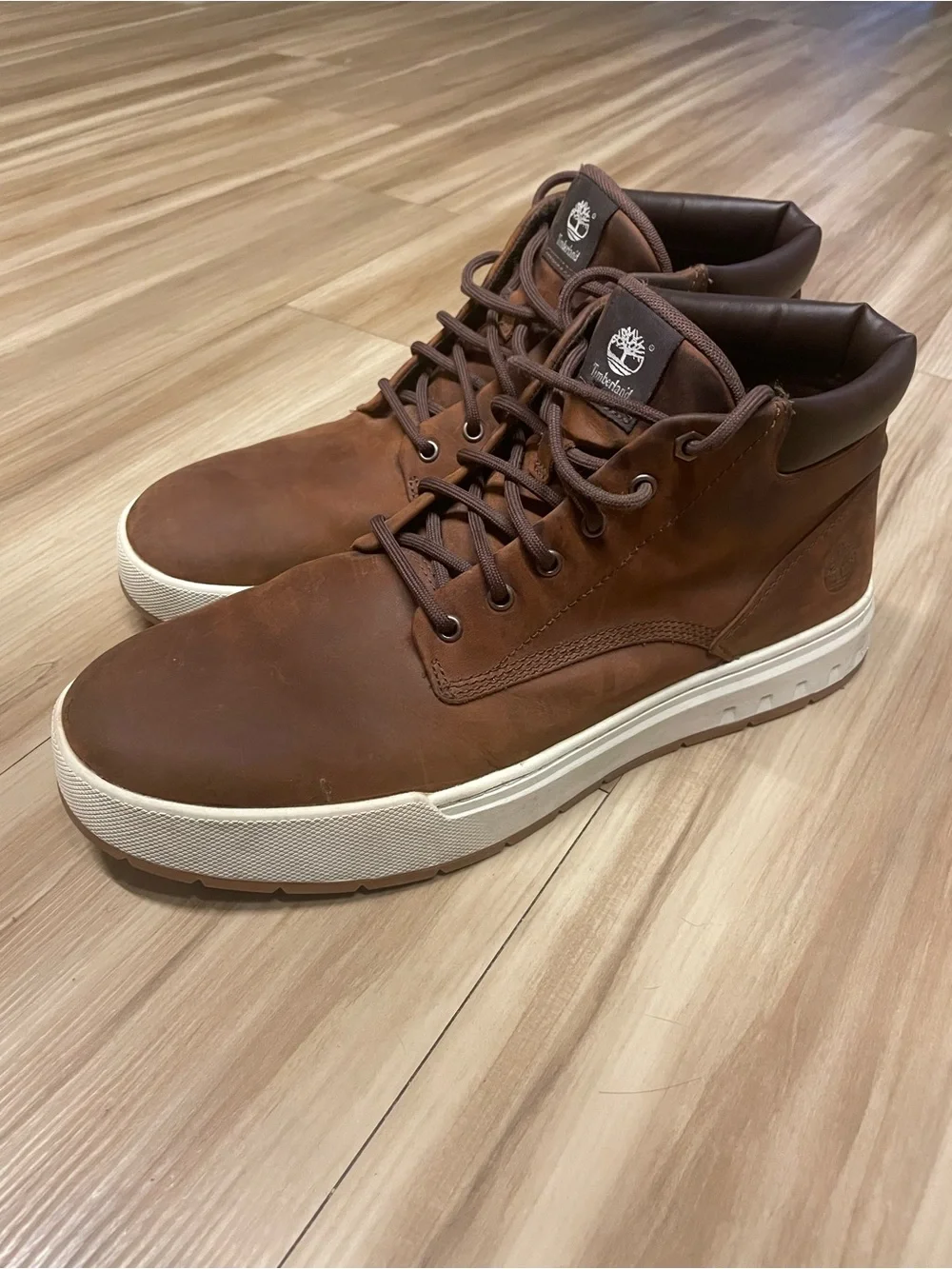 Timberland Men's Size 12 Brown Leather Chukka Boots with White Sole. Ankle boots